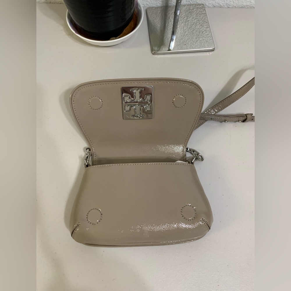 💕👜 (Like New)TORY BURCH Crossbody Purse - Picture 10 of 13
